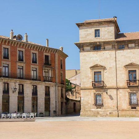 ホテル Tirso De Molina Almazán エクステリア 写真