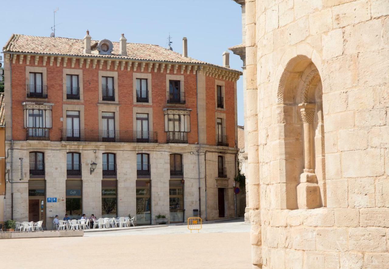 ホテル Tirso De Molina Almazán エクステリア 写真